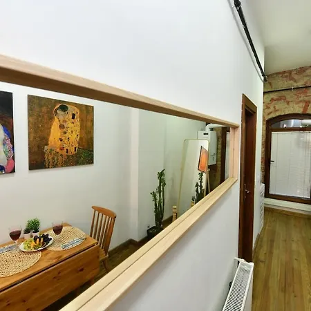 Wooden Style Ac Galata Apartment