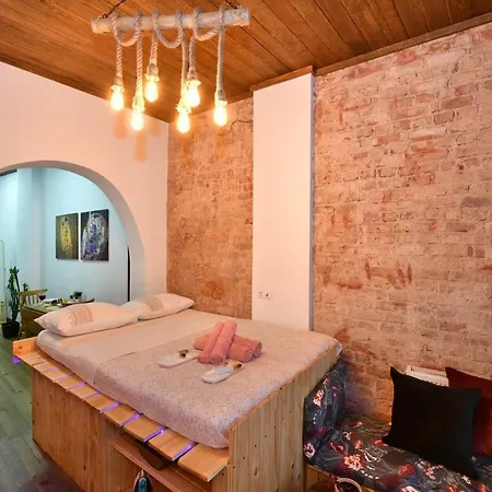 Апартаменты Wooden Style Ac Galata Стамбул